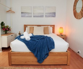 Bondi Studio Apt Directly Opposite Beach