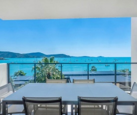 Executive on Whisper Bay - Cannonvale