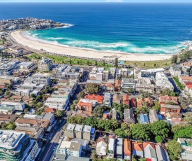 Stylish Sunlit Unit 2 min Walk from Bondi Beach