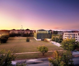 Little National Hotel Canberra