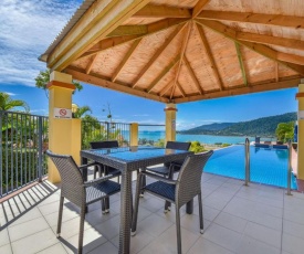 Ocean Views Galore - Airlie Beach