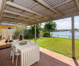 Lowset home on the canal - Dolphin Dr, Bongaree