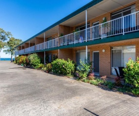 Comfy Ground Floor Unit opposite waterfront! Welsby Pde, Bongaree