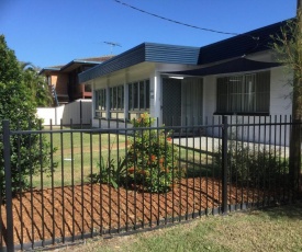 Pet Friendly home walking distance to Surf Beach - North St, Woorim