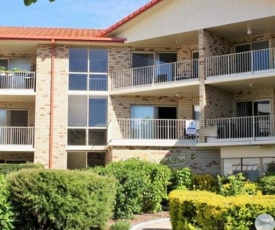 Spacious unit with views of Pumicestone - Wattle Ave, Bongaree