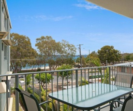 Spectacular Unit Overlooking Pumicestone Passage - Welsby Pde, Bongaree