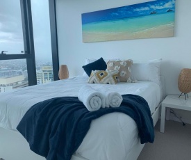 Lvl 50 Skytower Fabulous Views CBD Wifi Carpark by Stylish Stays