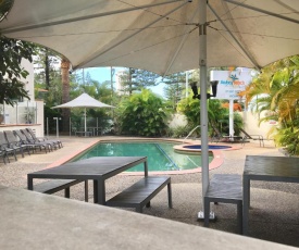 Broadbeach Private Apt with CHA