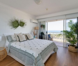 Stylish Studio with Ocean Views Bel Air Broadbeach