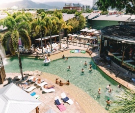 Gilligan's Backpacker Hotel & Resort Cairns