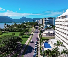 Holiday Inn Cairns Harbourside, an IHG Hotel