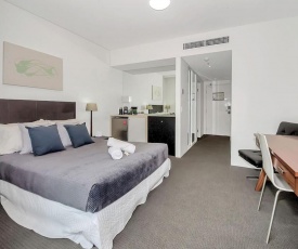 Privately owned Hotel Room by Cairns Marina 222