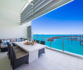 Penthouse At The Point - Airlie Beach