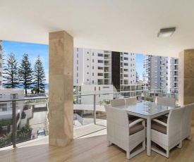 Maili 6 Luxury sky home apartment in Rainbow Bay Coolangatta Wi-Fi Included