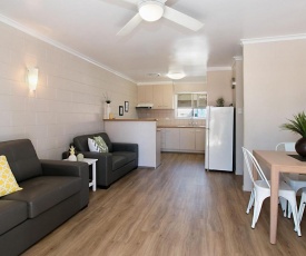 Mavic Court Unit 4 - Walk to Rainbow Bay Beach, Coolangatta and Tweed Heads