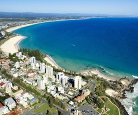 Maybury unit 1 - 70 Metres walk to Rainbow Bay beach, Coolangatta