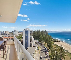 Rainbow Place unit 43 - Top floor apartment with views along the whole Gold Coast