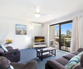 Skyline Unit 12 - Central location overlooking Coolangatta