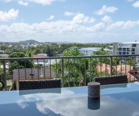 Coolum Beach 3 level Townhouse Private Rooftop Terrace Spa Overlooking Mount Coolum