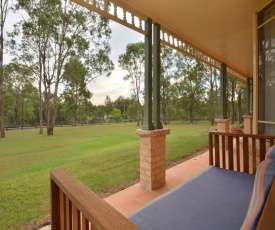 Merewether Homestead with Pool and Family friendly