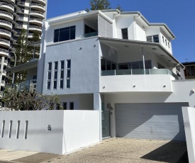 Villa Garfield Surfers Paradise