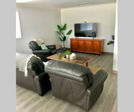 Sunnyside - Spacious & Modern Home - Sleeps 8