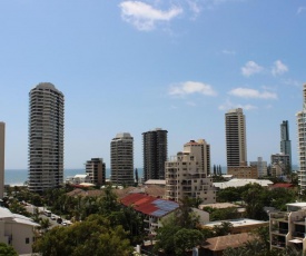 Main Beach Apartment at The Meriton