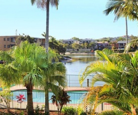 Canal front Mooloolaba Apartment