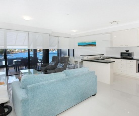 Kirribilli 13 - Two Bedroom Apartment with River View!