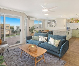 Renovated Mooloolaba Beach Apartment - 3BDRMS