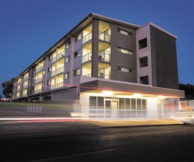 Oaks Moranbah Suites