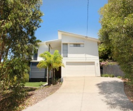 224 Centenary Heights Road Coolum Beach, 500 Dollar Bond, Linen Included