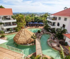 Haven on Noosa Hill - sunset views, pools, spa