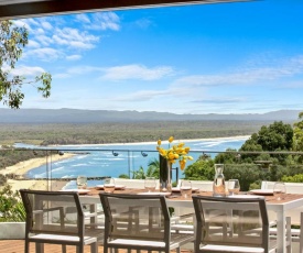 Luxury on the Hill, Noosa Heads