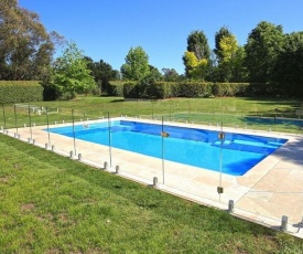 Sarnia - period home in garden oasis with pool