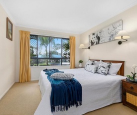 Immaculate 1 bedroom resort holiday unit near Noosa River