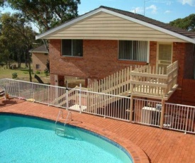 Canberra Cres 2E Burrill Lake, Upstairs Apartment