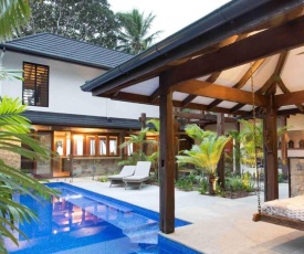 Spice At Oak Award Winning Luxury Absolute Oceanfront House Oak Beach Near Port Douglas