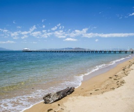 Picnic Bay Apartments Unit 1