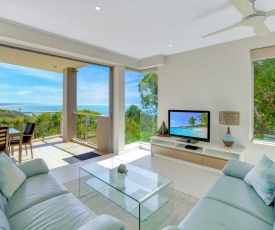 Unit 9 - 103 Cooloola Drive - Rainbow Beach - Stunning Ocean Views - Seabreezes - Aircon - Wi-Fi