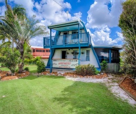 Wayfarers Beachouse - Rainbow Beach, Everything you need, just metres to the beach