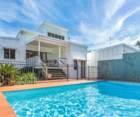 Peaceful park and beach location, Sunshine Beach