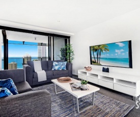 3 Bedroom Executive Apartment in the heart of Surfers with full ocean views - Sleeps 9 - Circle on Cavill AMAZING!!