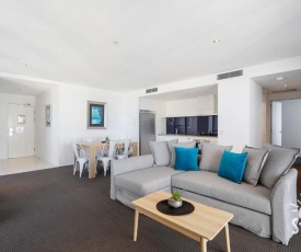 Circle on Cavill Surfers Paradise - 2 Bedroom Ocean Sleeps 7!