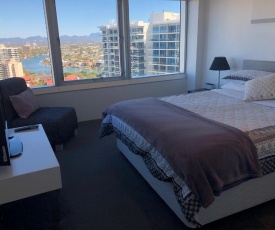 Luxury Large One Bedroom Surfers Paradise