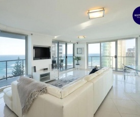 Resort Style Beach Apartment - Surfers Paradise