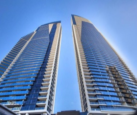 S E A L U X E - Central Surfer Paradise - Seaview Deluxe Spa Apartment