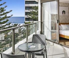 Ocean View Apartment With Pool at Top of the Mark