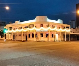 Newmarket Hotel