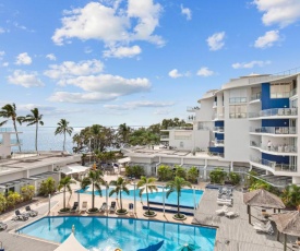 Hamptons Meets Hervey Bay In Upmarket Resort - Ocean Views